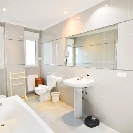 Ferienhaus Amplia Con Preciosas Vistas Gama